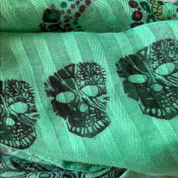 Scarf - Picture 4 of 5